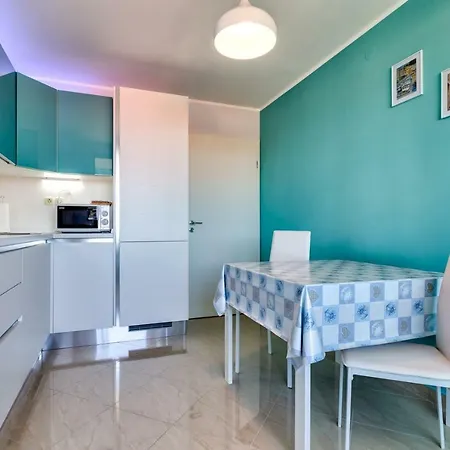 Ema, Pensiune Mali Lošinj